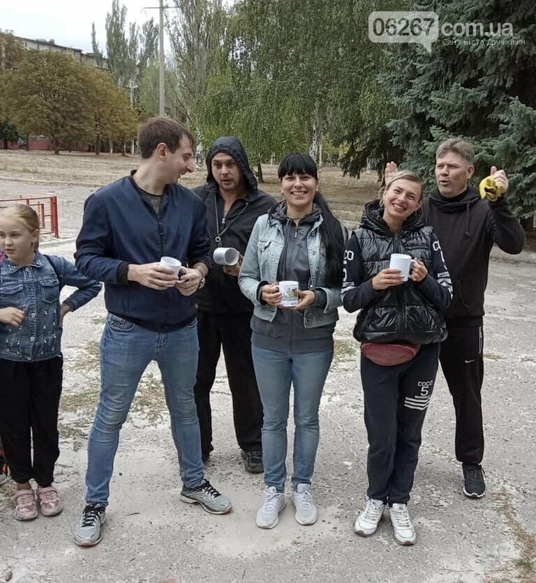 Дружківка: До скверу "Дитячий" привернули увагу збором смі..., фото-22 Дружківка: До скверу "Дитячий" привернули увагу збором сміття (30 ФОТО), фото-22