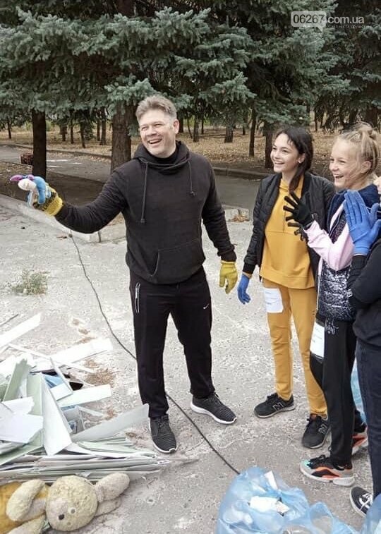Дружківка: До скверу "Дитячий" привернули увагу збором сміт..., фото-6 Дружківка: До скверу "Дитячий" привернули увагу збором сміття (30 ФОТО), фото-6