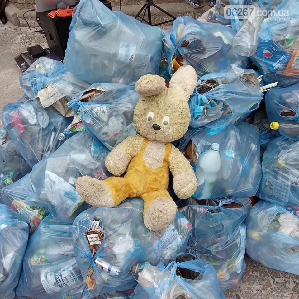 Дружківка: До скверу "Дитячий" привернули увагу збором смі..., фото-17 Дружківка: До скверу "Дитячий" привернули увагу збором сміття (30 ФОТО), фото-17