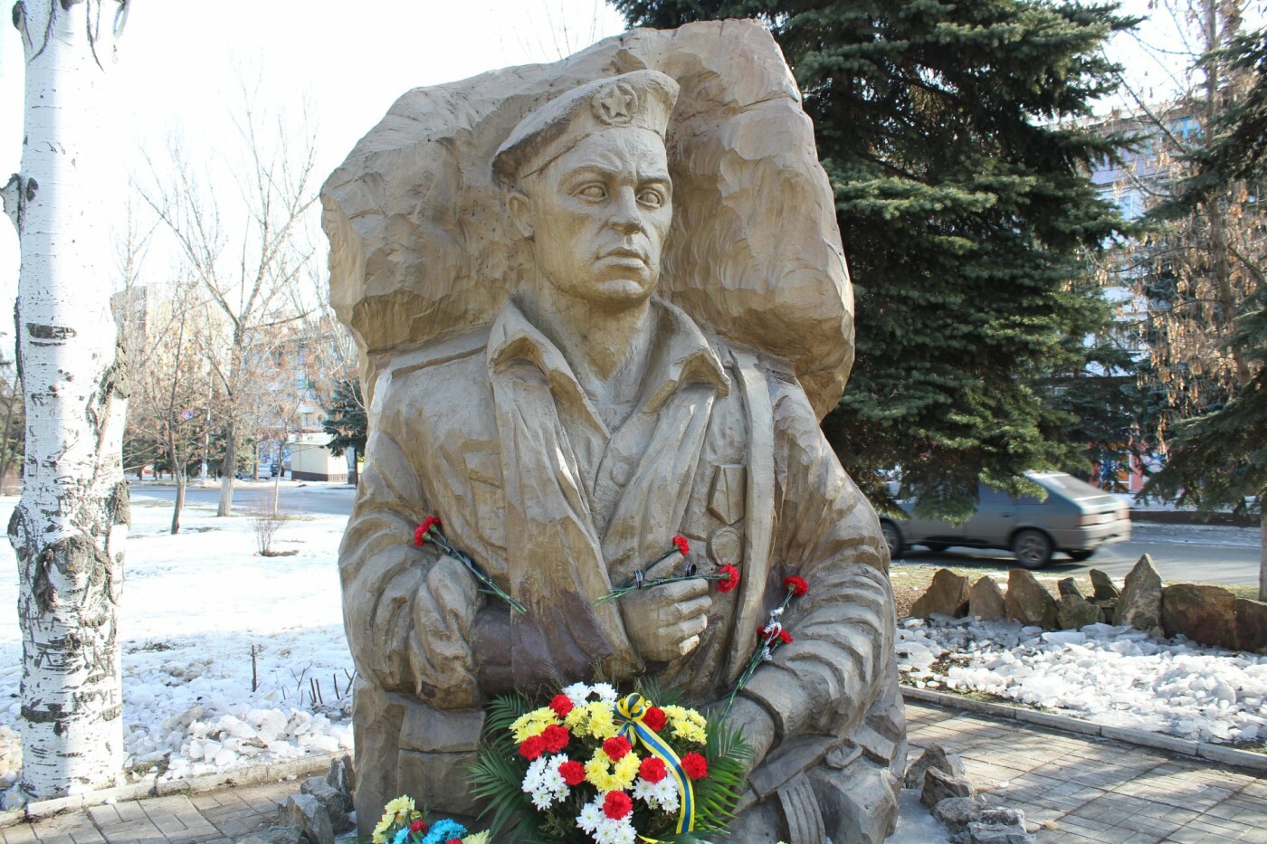 Как нарисовать памятник погибшему солдату