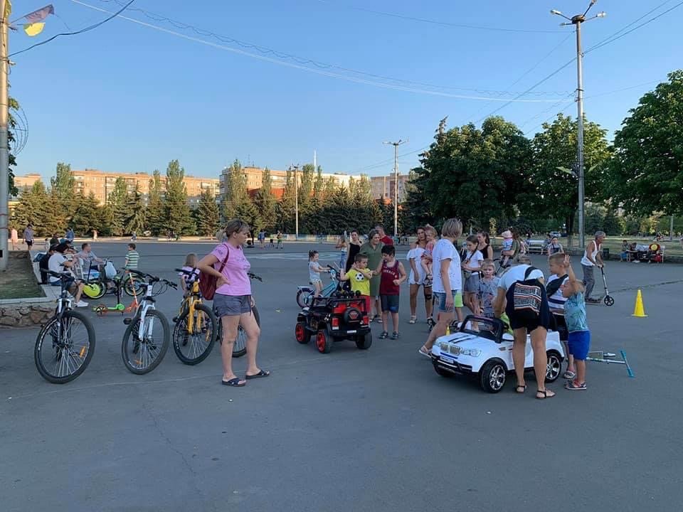 Дружківка: На площі Молодіжній тривають спортивні змагання , фото-3 Дружківка: На площі Молодіжній тривають спортивні змагання , фото-3