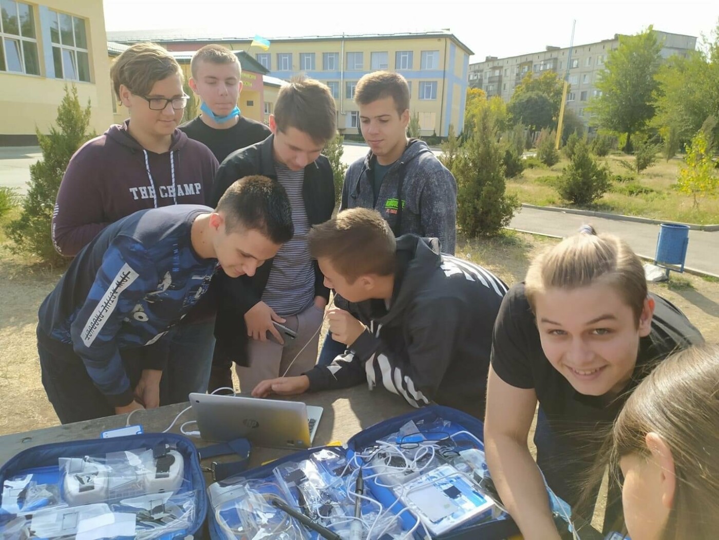 Дружківка: У школі №17 учні залюбки навчаються просто неба..., фото-13 Дружківка: У школі №17 учні залюбки навчаються просто неба (13 ФОТО), фото-13