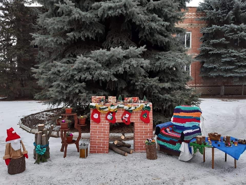 Клуб в Олексієво-Дружківці переміг у конкурсі та сяє святко..., фото-3 Клуб в Олексієво-Дружківці переміг у конкурсі та сяє святковими вогниками (ФОТО), фото-3