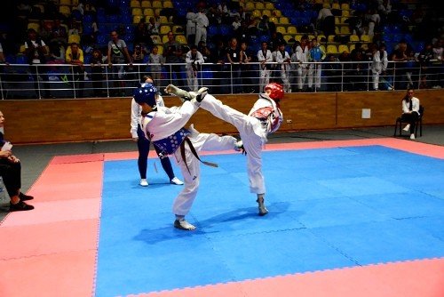 Дружківка: Вихованці Володимира Страшненко повернулися з нагородами... Дружківка: Вихованці Володимира Страшненко повернулися з нагородами всеукраїнського турніру (ФОТО)